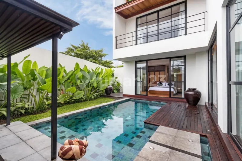 Modern Villa Central Berawa Canggu - 3 Bedrooms 200M2 - Real Estate in Bali