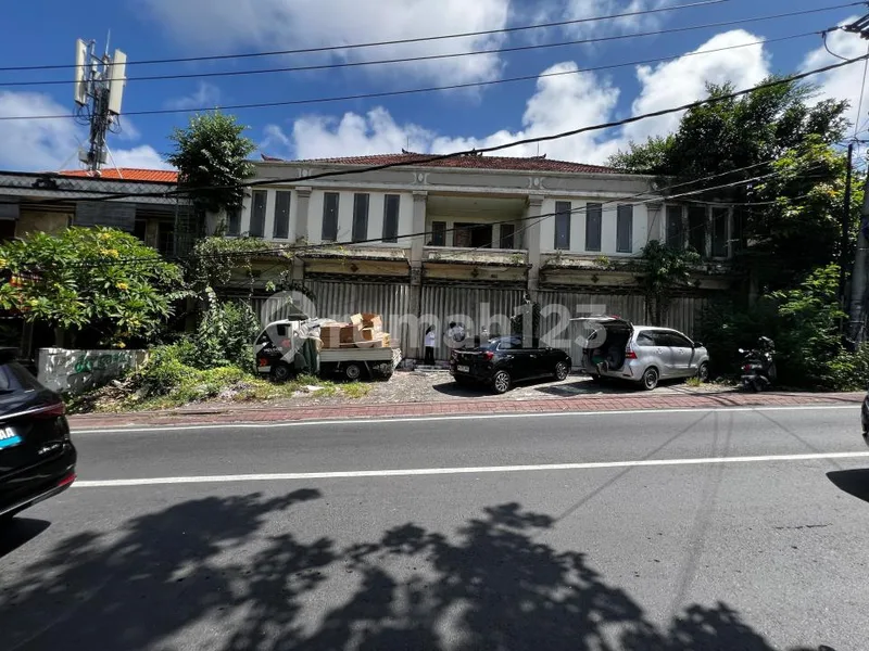 Ruko 2 Lantai Lokasi Ramai Dekat Clandys di Kuruksetra, Nusa Dua - Real Estate in Bali