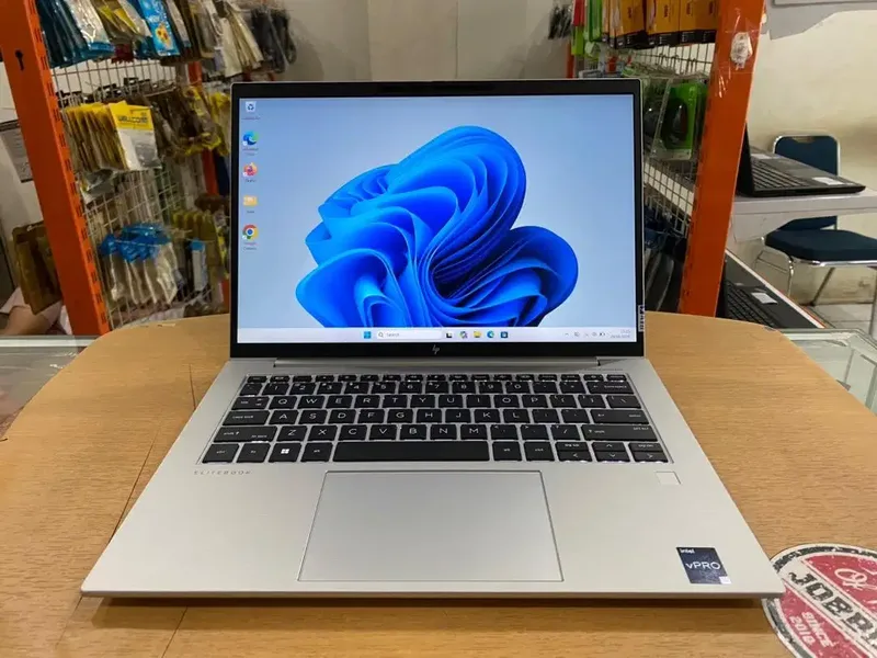 HP Elitebook 840 G10 Core i5Gen13 Ram 16GB SSD 512GB Touchscren Mulus - Electronics in Bali