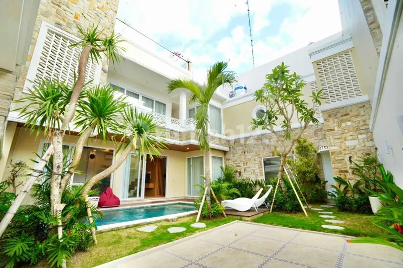 3 Bedrooms Villa With Rooftop & Pool At Tumbak Bayuh Canggu - Real Estate in Bali