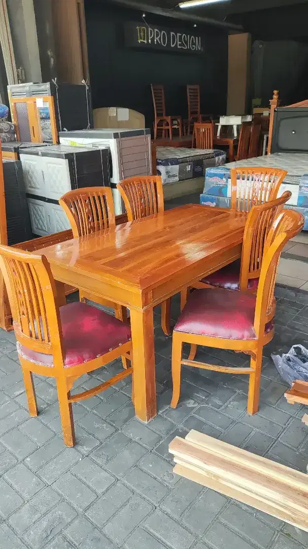 JUAL SATU SET MEJA MAKAN JATI KURSI 6 FREE ONGKIR - Home & Garden in Bali