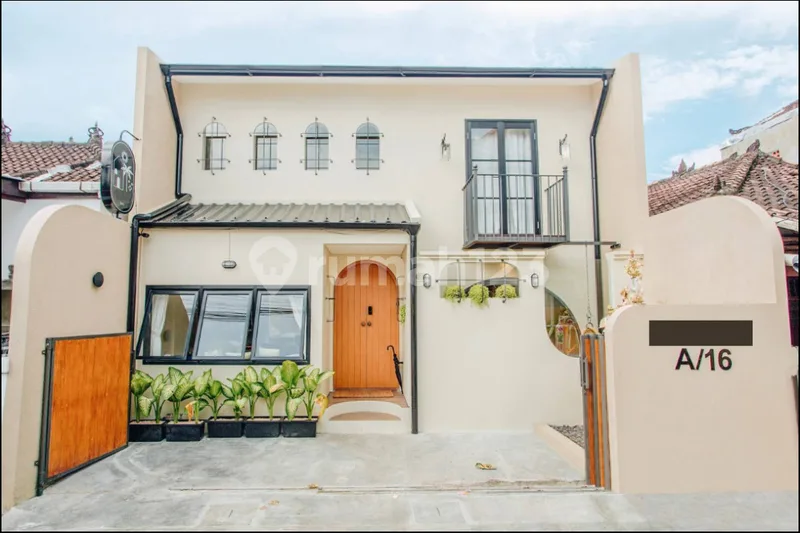 Rumah Estetik Minimalis Lokasi Premium Pusat Berawa Canggu - Real Estate in Bali