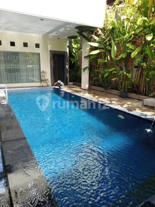 Vila Super Luas Dekat Pantai Mertasari Sanur Bali - Real Estate in Bali