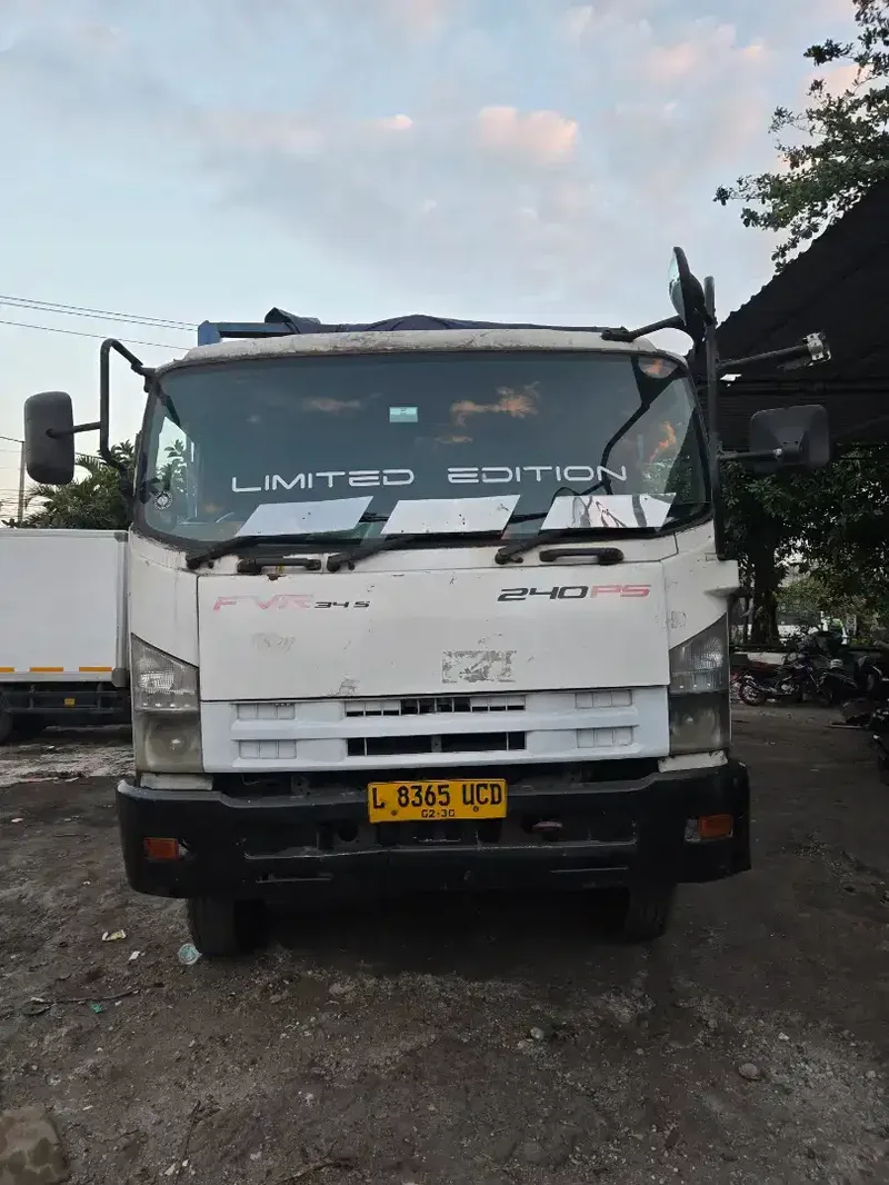 Isuzu Giga FVR 34S 240PS 2015 - Bali in Bali