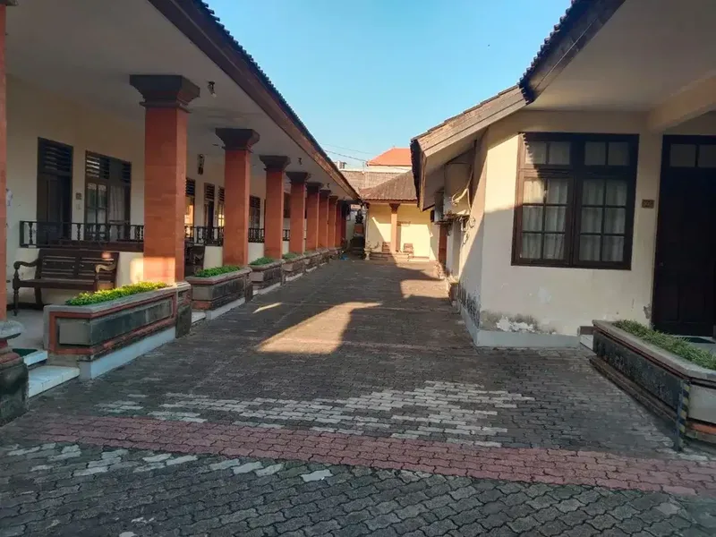 HOTEL 1 LANTAI DI JL WR SUPRATMAN DENPASAR TIMUR DEKAT GOR DENPASAR - Real Estate in Bali