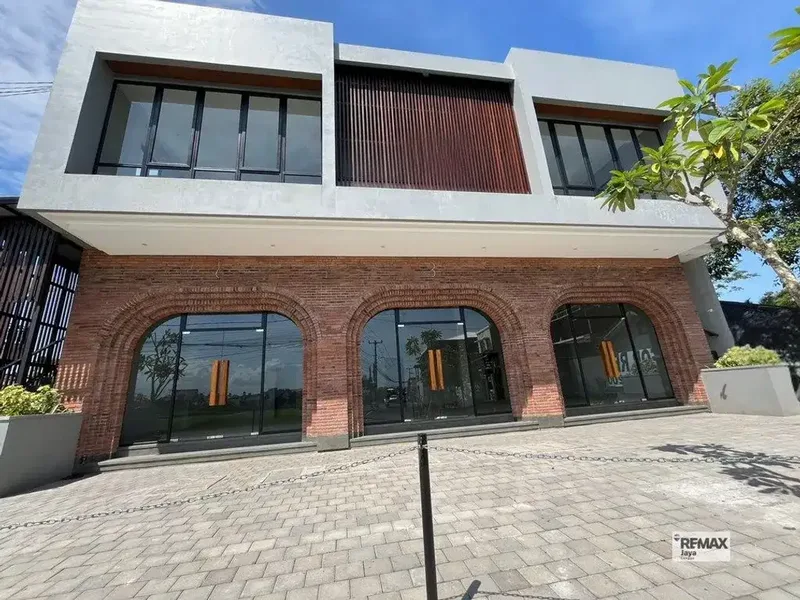 High-Exposure Commercial Property For Rent In Berawa - Real Estate in Bali