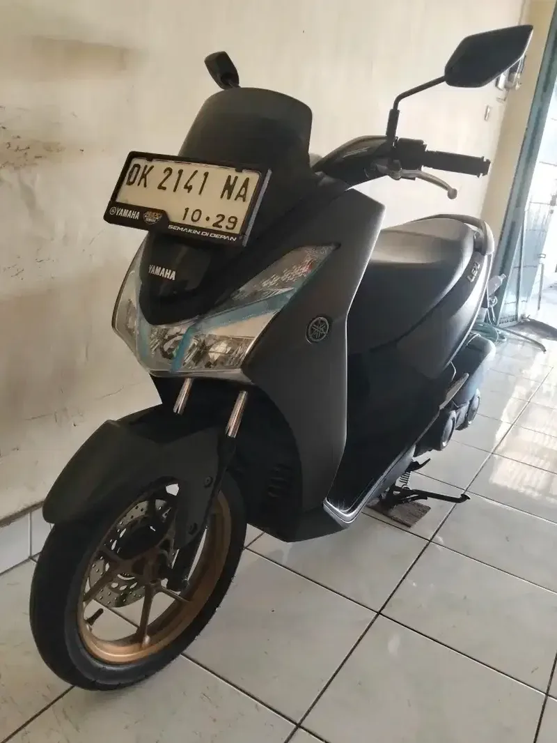DP 1,2 JT/ BUNGA MENURUN 2% / YAMAHA LEXI KYLES TAHUN 2019 - Vehicles in Bali