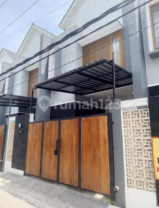 Di Sewakan Rumah 2 Lantai 3 Kamar Monang Maning - Real Estate in Bali