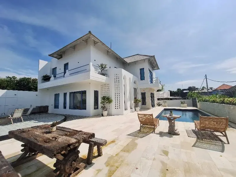 Luxury dan Beachfront Villa Tanjung Benoa - Bali in Bali