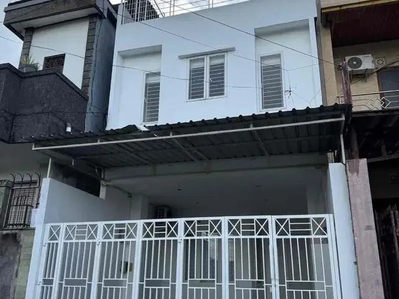 Di jual Rumah Lantai 3
Lokasi di Jln Dewi Sri Kuta badung bali - Real Estate in Bali
