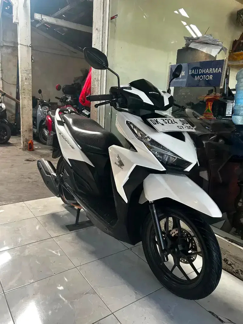Honda. Vario 150 CC thn 2015 cash. Bali dharma. Motor - Vehicles in Bali