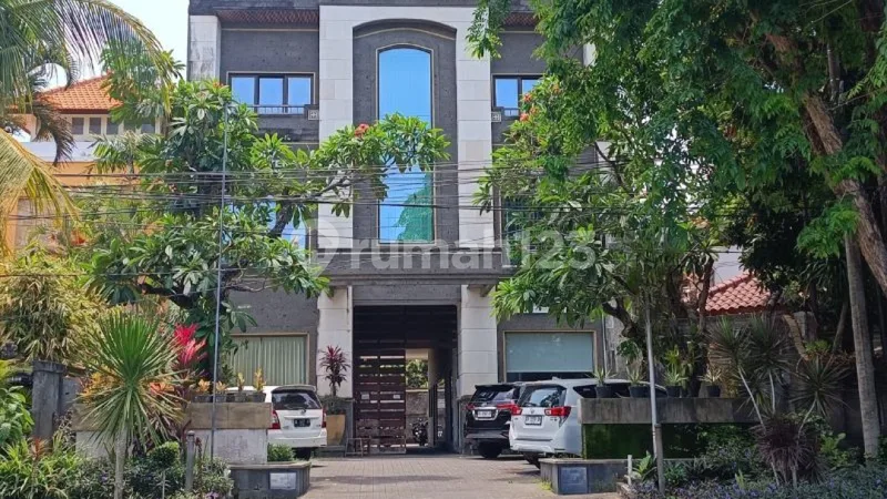 Gedung Rukan Cok Agung Tresna dan Dewi Madri Renon Denpasar, Bali - Bali in Bali