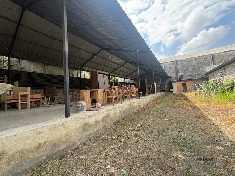 Gudang dengan Akses Truk Kontainer Disewakan di Bajataki, Dalung - Real Estate in Bali