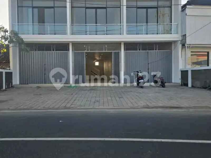 Dijual Ruko 3 Lantai Siap Pakai Strategis di Denpasar Utara - Real Estate in Bali