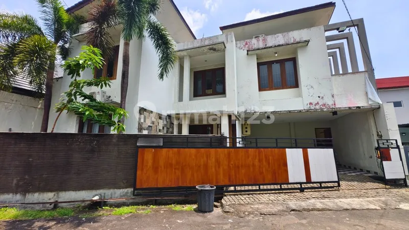 Turun Harga ! Rumah Luas Berlokasi di Taman Giri Nusa Dua - Real Estate in Bali
