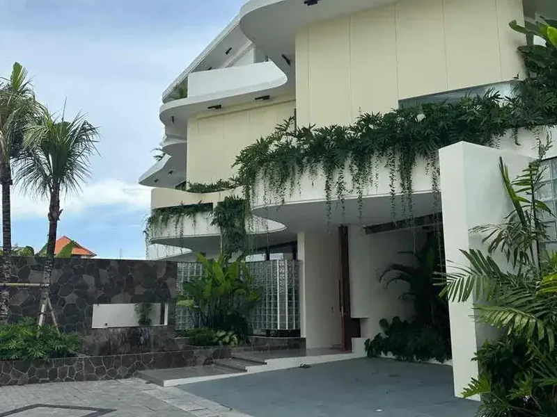 For sale Brand new villa near Sunset road.
This modern luxury villa by lumbung architect - Real Estate in Bali