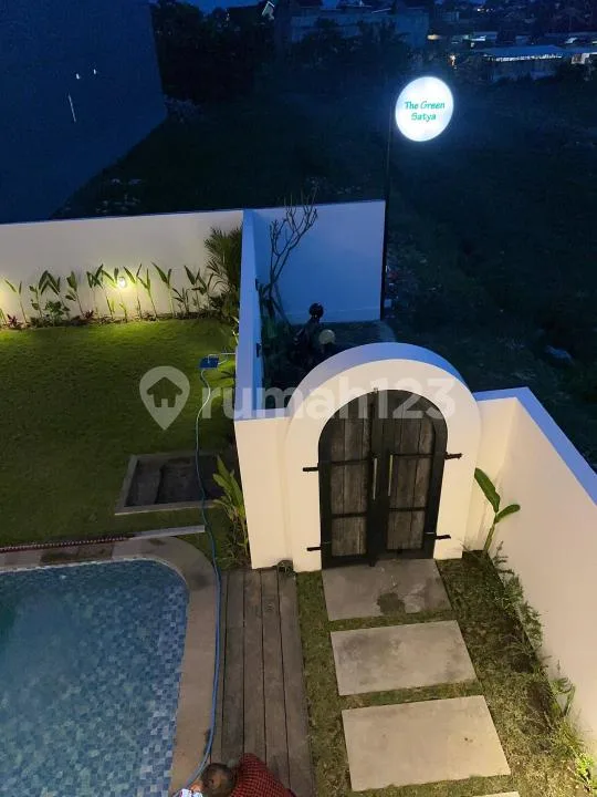 Villa Baru Furnished Kolam Renang Dekat Pantai di Munggu, Badung - Real Estate in Bali