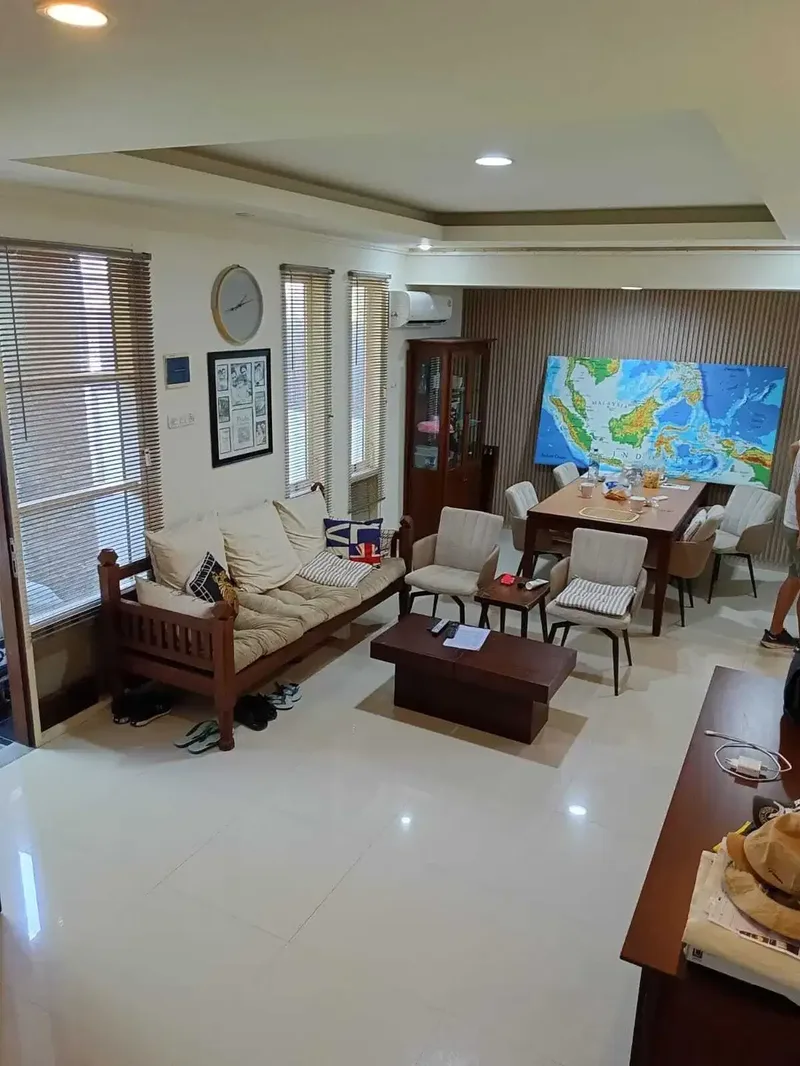 DI JUAL RUMAH SIAP HUNI SEMI FURNISHE NYAMAN TERAWAT DI JIMBARAN BALI - Real Estate in Bali