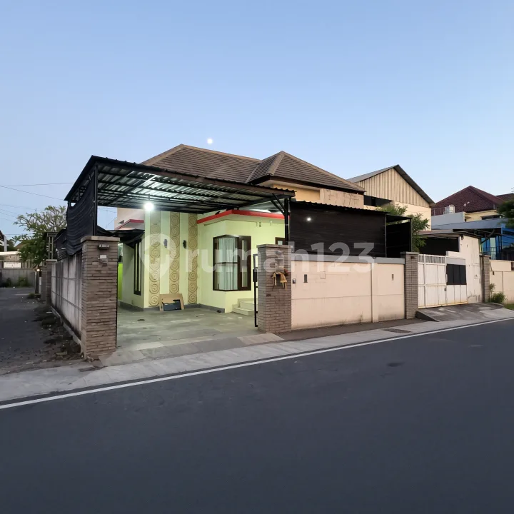 Rumah Minimalis di Area Tukad Badung, Dekat ke Renon dan Sanur - Bali in Bali