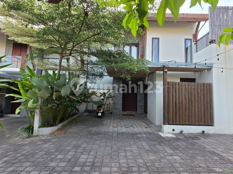 Rumah Sewa Lokasi Strategis Furnished Dekat ke Sanur dan Renon Dekat ke Pusat Perkantoran - Bali in Bali