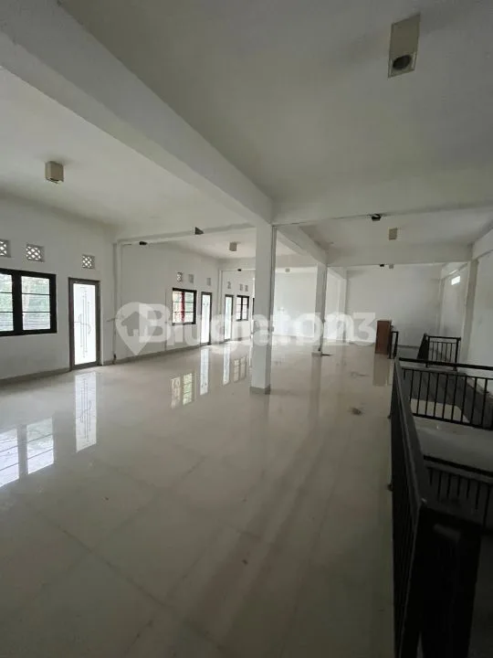 Kesempatan Langka! Dijual/Disewakan 3 Unit Ruko Strategis di Jalan Raya Sempidi Badung - Bali in Bali