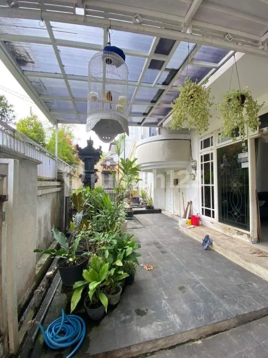 Rumah 2 Lantai Strategis di Gatot Subroto Tengah, Denpasar - Bali in Bali