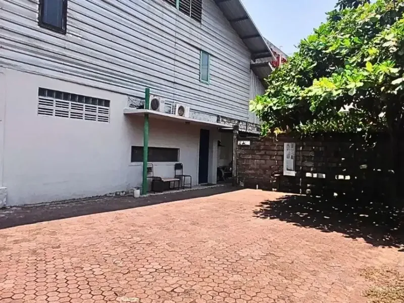 Gudang Siap Pakai ada Mess Karyawan Disewakan, di Sesetan - Real Estate in Bali