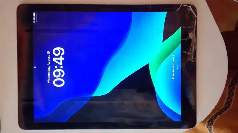 iPad pro (9.7 inch), 32 GB - Electronics in Bali
