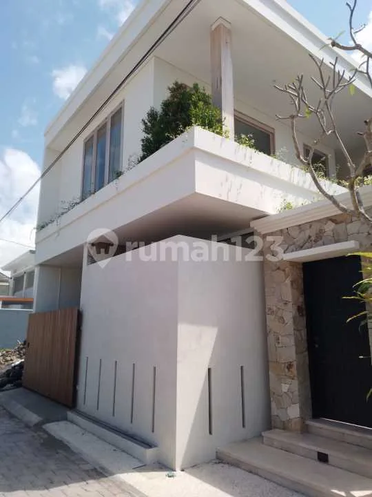 Villa Baru 2 Km di Area Dekat Sanur - Real Estate in Bali