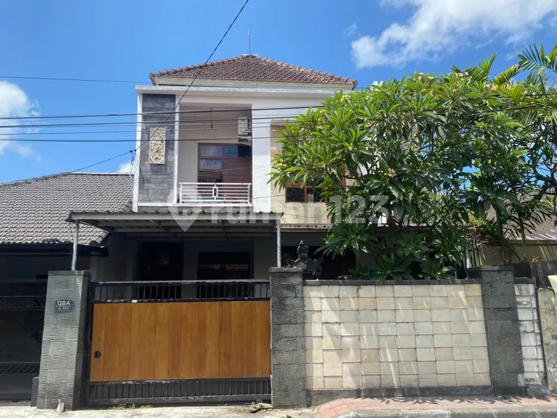 Di Jual Rumah 2 Lantai Berlokasi di Jalan Suli Utamanpasar Utara - Bali in Bali