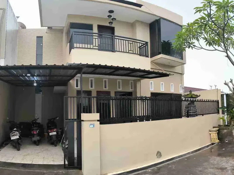 Jual Rumah 2lt Jl Tukad Badung Renon area Hunian Strategis di kota Denpasar - Real Estate in Bali