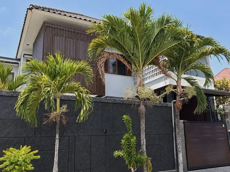 SIAP HUNI RUMAH MODERN 2 LANTAI DI GATSU BARAT DENPASAR - Bali in Bali