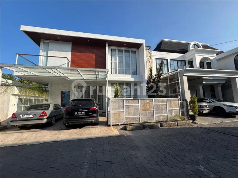 Rumah Jual Dikomplek Perumahan Laksamana Mulia Renon Denpasar Selatan - Bali in Bali