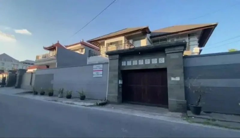 Villa Jual Di Jalan Dewi Sri, Legian, Kuta, Bali - Real Estate in Bali