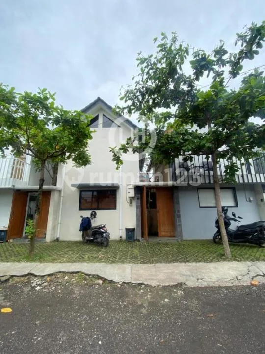 House For Lease! Industrial Style, Close To Matahari Terbit Beach & Mcdonald's Sanur, Comfortable Environment, Easy Access To The Main Road Of Renon - Real Estate in Bali