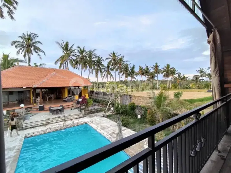 Villa dengan Halaman Luas Area Pantai Purnama Sukawati Gianyar - Real Estate in Bali