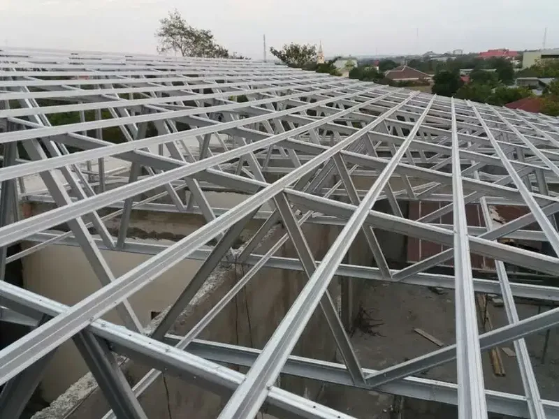 Pemasangan rangka baja ringan terpasang rapi - Home & Garden in Bali