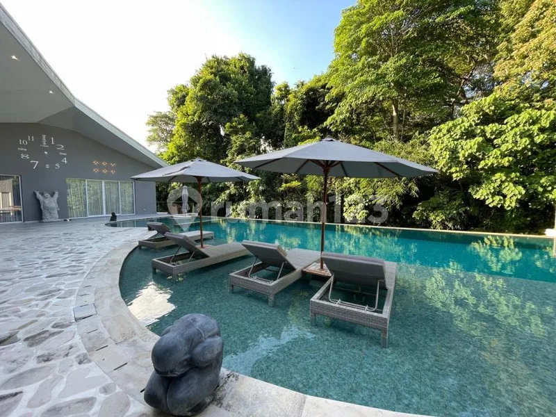 Villa Mewah Disewakan 3 KT Siap Huni Dekat Canggu di Kerobokan Bali - Real Estate in Bali