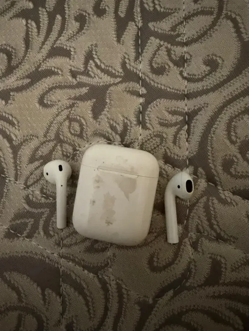 Apple airpods gen 2 original A2031 - Electronics in Bali