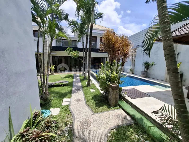Villa Modern Minimalis Jl Mertanadi Kerobokan untuk Investasi - Real Estate in Bali