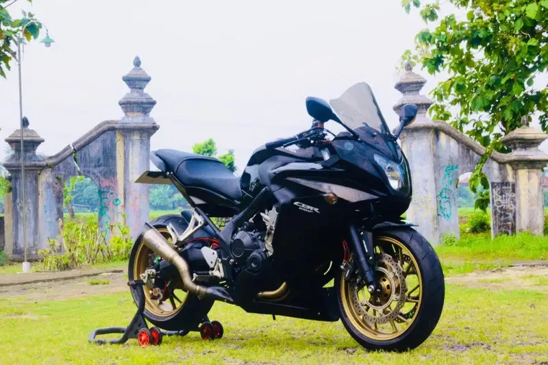 Honda CBR650F Hedon, ZX6R, R6, BN600i, CBR500, ZX25 - Vehicles in Bali