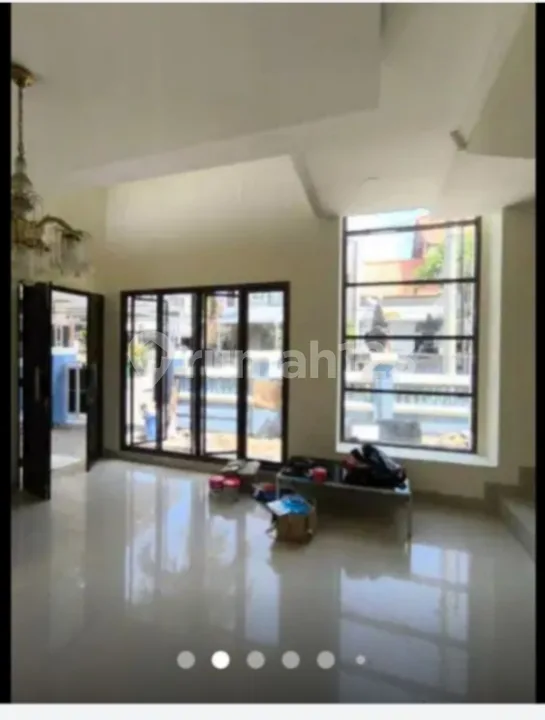 Rumah Tinggal 2 Lantai Semi Furnished Siap Huni Ditengah Kota Denpasar Lokasi Strategis Dekat Dengan Mall,sekolah,rs ,dan Tempat Kulineran Di Area Renon Denpasar Selatan - Bali in Bali