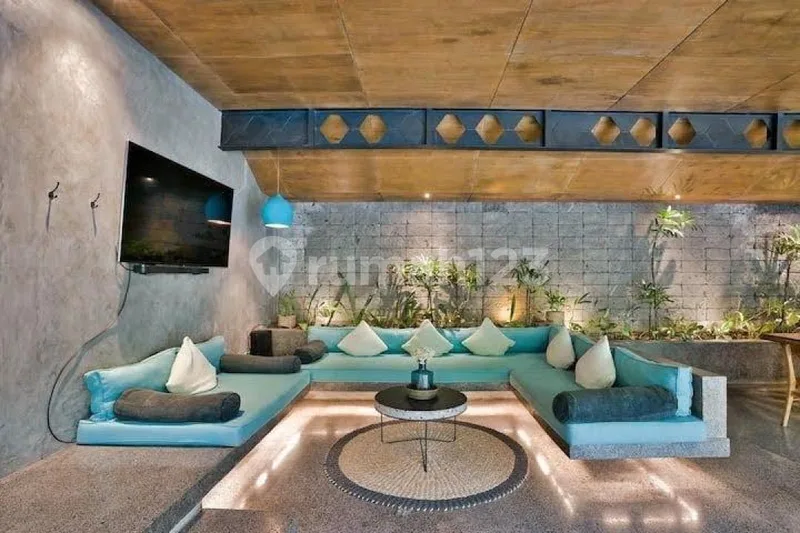 Villa Mewah 2 Lantai Dekat Pantai Nelayan Strategis di Canggu - Real Estate in Bali