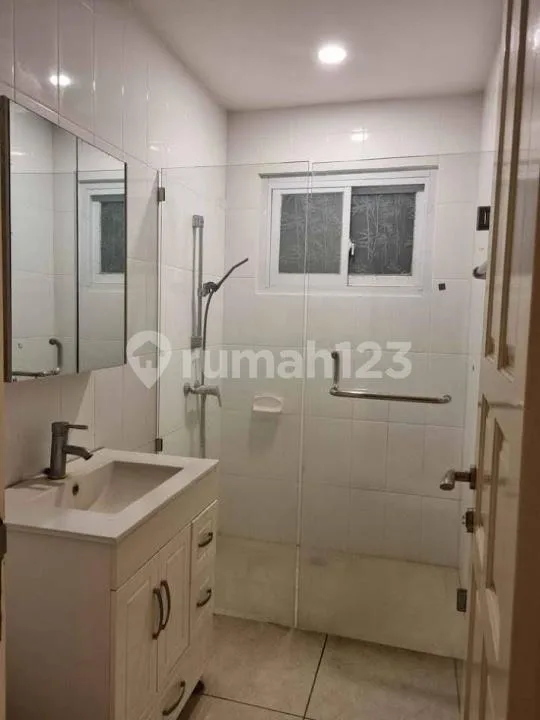 Siap Huni, Rumah 2 Lantai Batubulan Sukawati - Gianyar, Bali - Real Estate in Bali