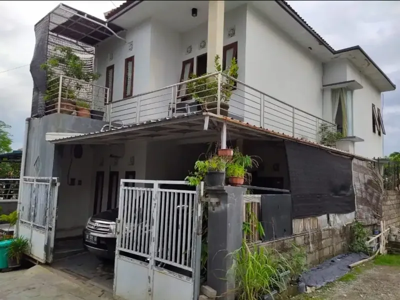 RUMAH 2 LANTAI DI AREA KEBO IWA DENPASAR BARAT DEKAT SEKOLAH NEGRI - Real Estate in Bali