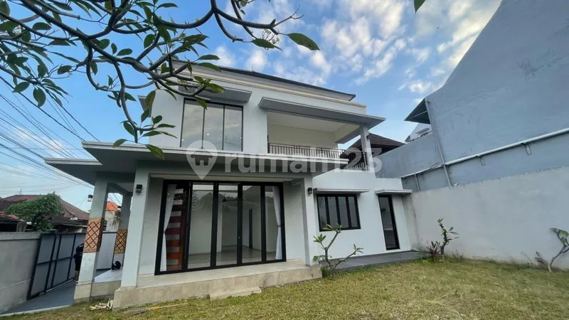 Brand New Rumah Modern Dekat Pantai Sanur SHM Freehold - Real Estate in Bali