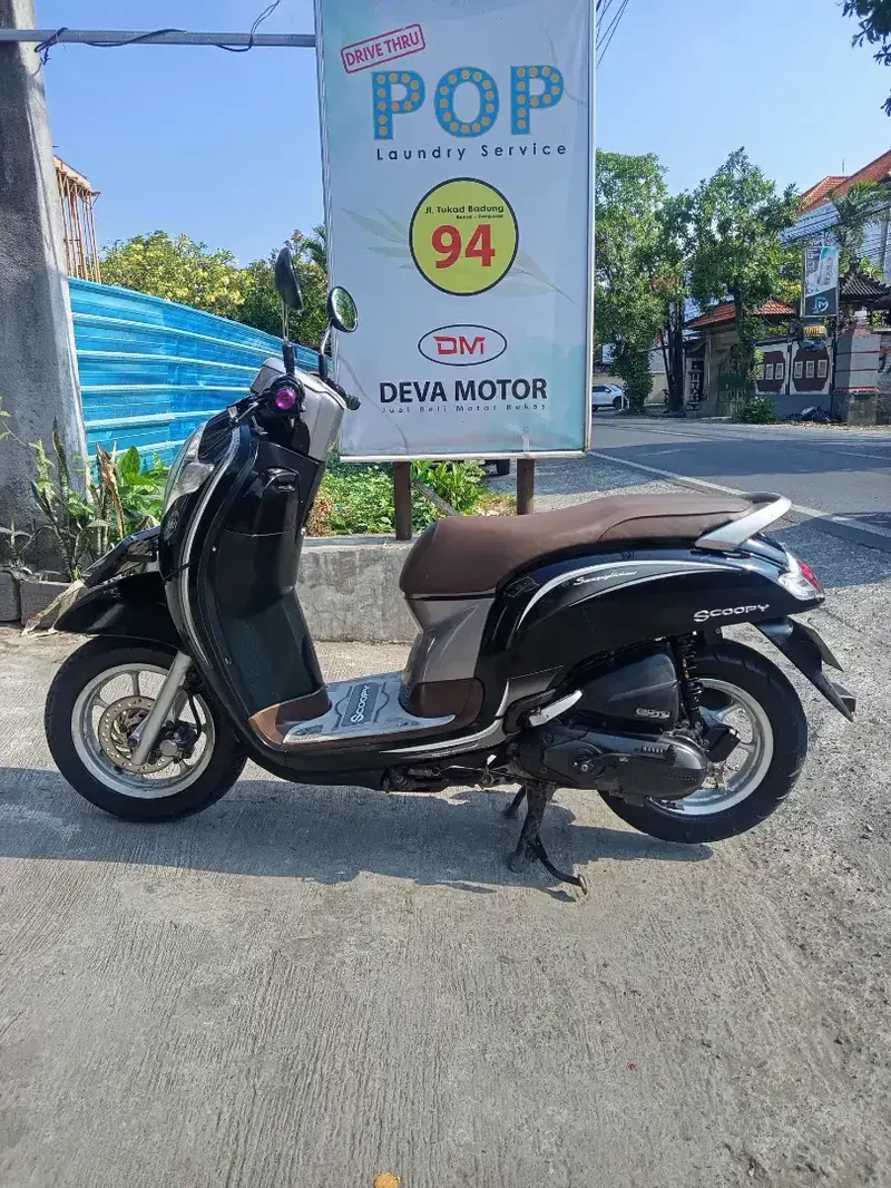 Scoopy 2018 hitam Deva motor DP 2 juta - Vehicles in Bali
