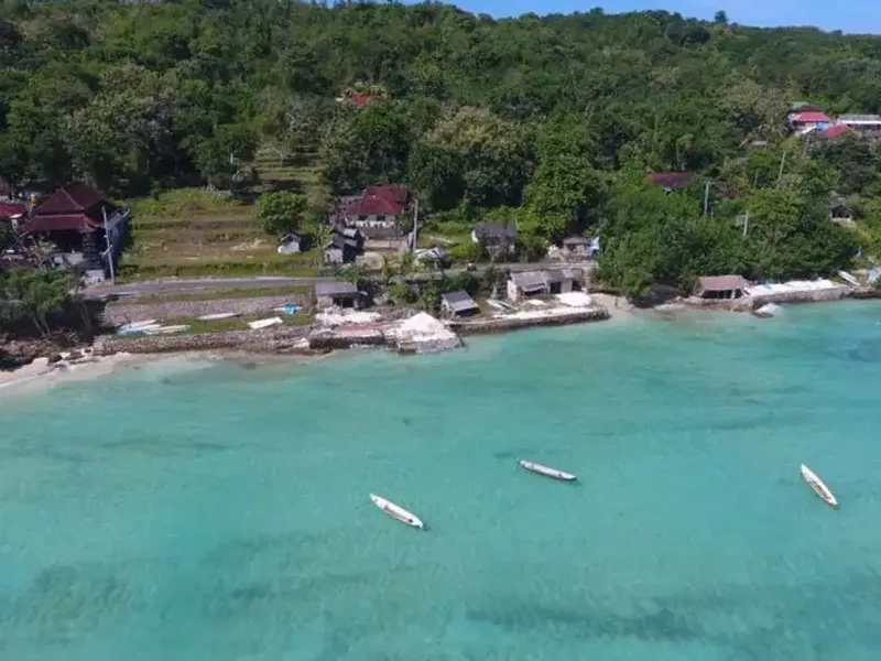 TANAH BEACH FRONT DI NUSA CENINGAN LEMBONGAN NUSA PENIDA KLUNGKUNG BALI - Real Estate in Bali
