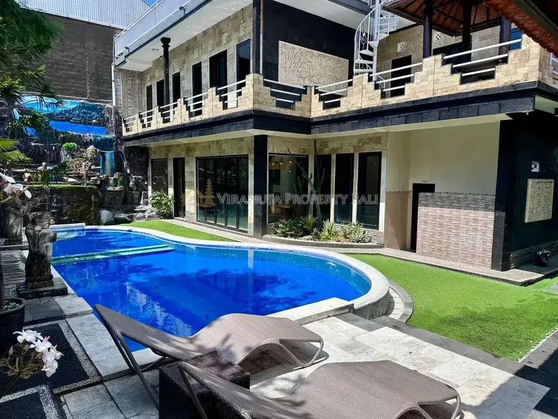 Spacious 9-Bedroom House with Private Pool Near Citraland Denpasar - Real Estate in Bali