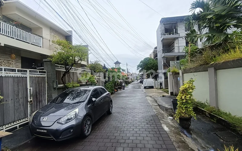 Rumah Furnished Nyaman Bebas Banjir Siap Huni di Glogor Carik - Bali in Bali